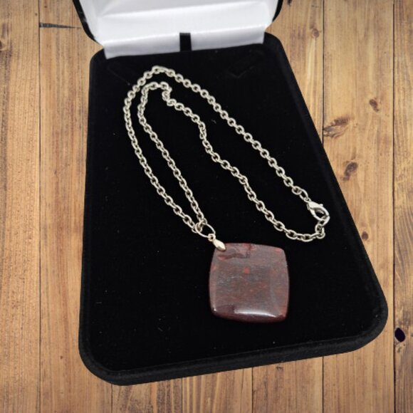 Reddish Mahagony Colored Pendant Necklace Silver Tone Chain - Picture 2 of 8